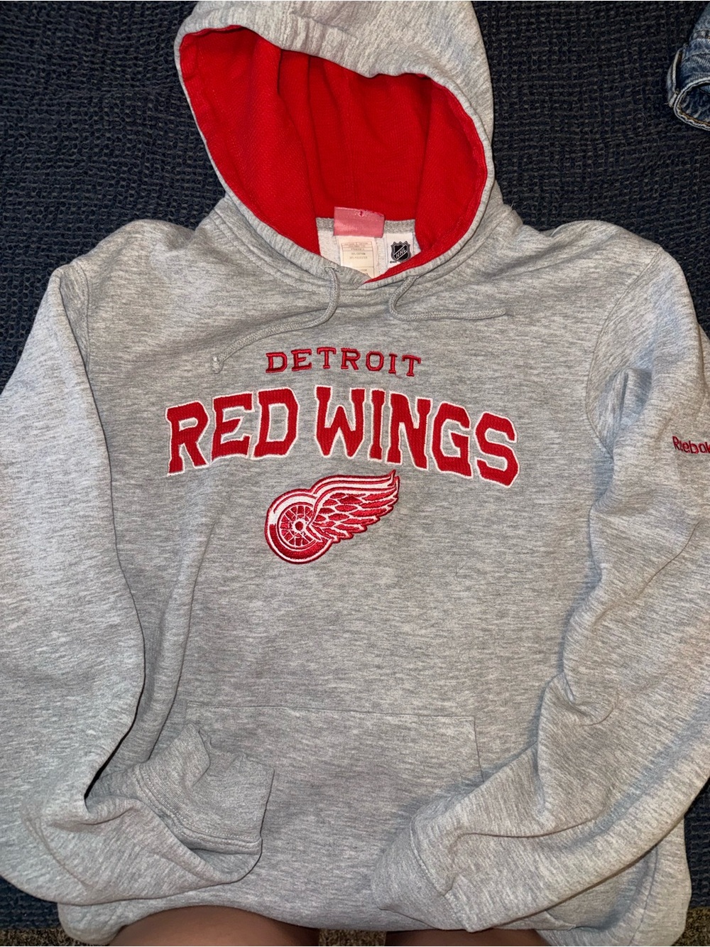 Reebok Gray & Red Detroit Red Wings Pullover Hoodie